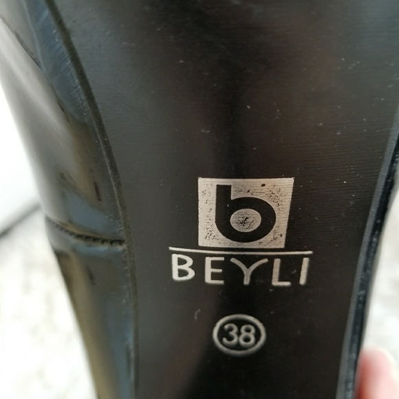 High heels - Picture 3 of 3